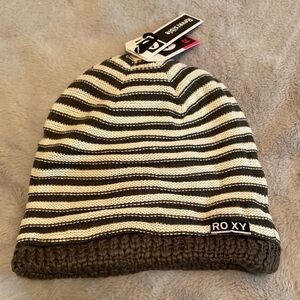 Roxy Rally Time reversible striped beanie, charcoal and white stripe, NWT